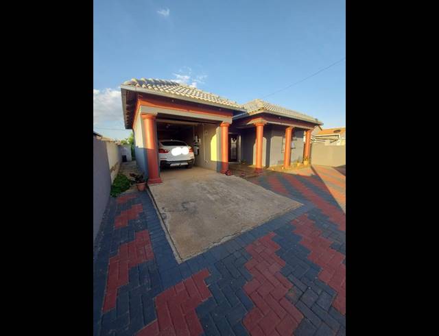 3 BEDROOM HOUSE FOR SALE IN PROTEA GLEN